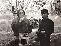 Владимир Литовка и И. Смирнов (Ильич) на выставке концептуалистов. 1982. Из архива Талис Ман